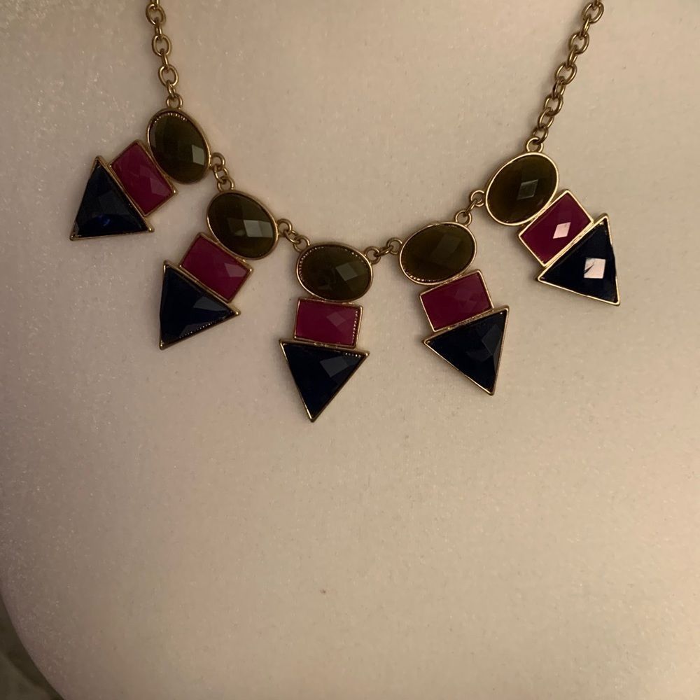 Multi-Color Gold Statement Necklace 🔥🔥 - Picture 2 of 5